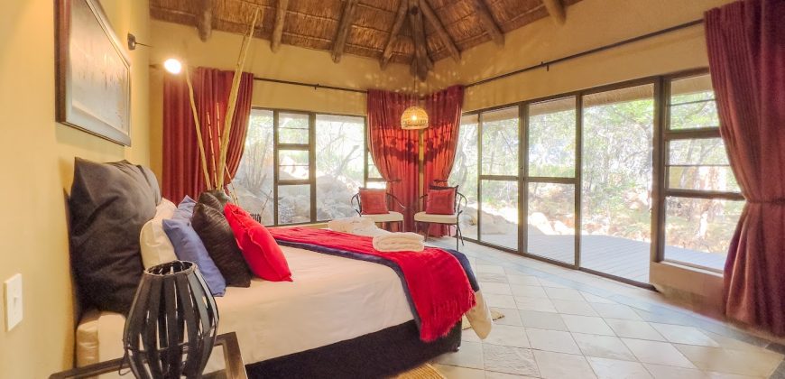 PRM155-  Thutlwa Lodge