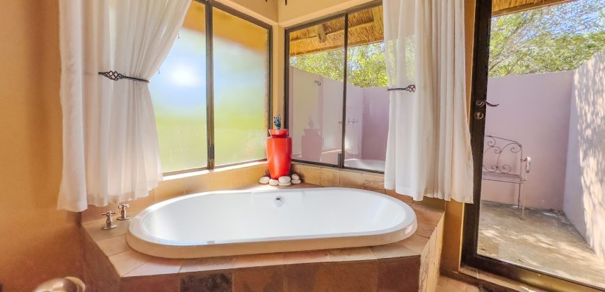PRM155-  Thutlwa Lodge