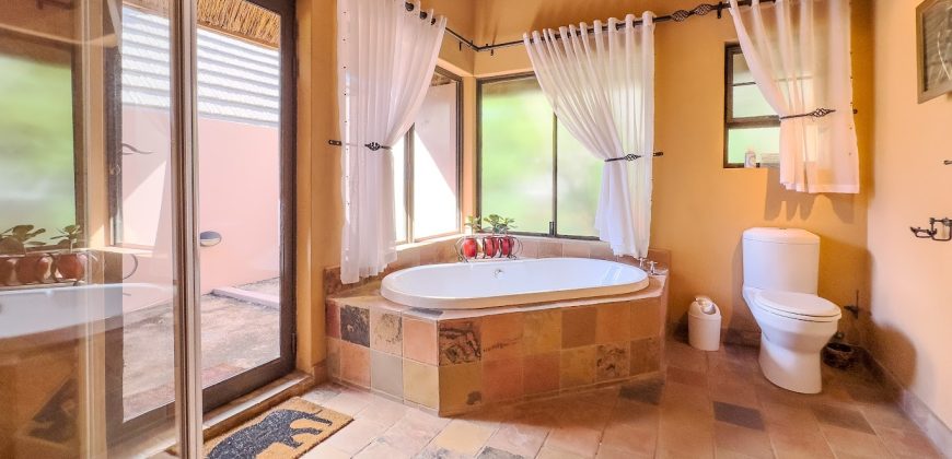 PRM155-  Thutlwa Lodge