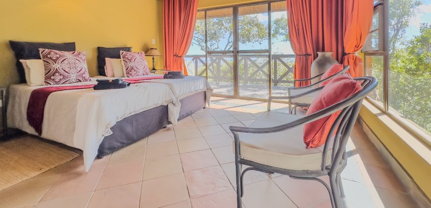 PRM155-  Thutlwa Lodge