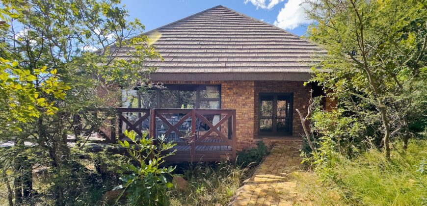 PRM155-  Thutlwa Lodge
